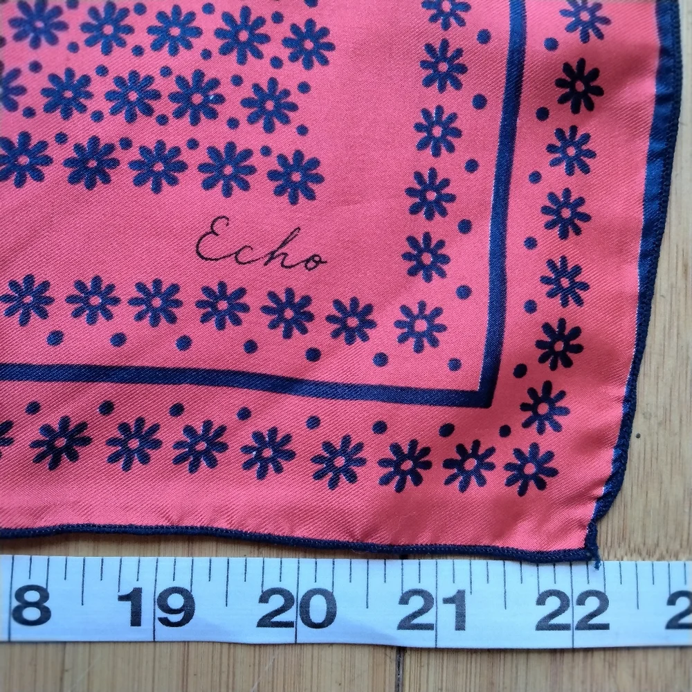 VTG Echo Red and Navy Floral Print Square Scarf 22-22.5